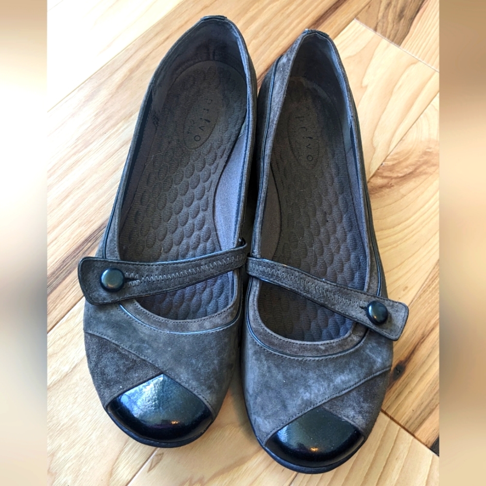 Privo by Clarks Ballet Flat Mary Jane Brown Suede Slip-ons Women's Size 10